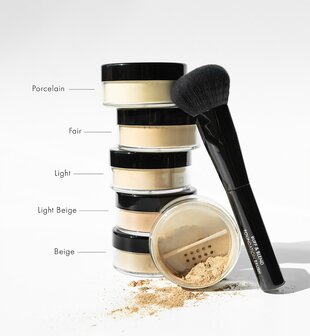 Loose Mineral Foundation SPF 25 MARIA &Aring;KERBERG Buff and Blend Brush