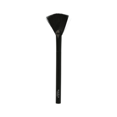 FAN BRUSH | MARIA ÅKERBERG | Waaier kwast, penseel, speciaal ontworpen voor het fixeren met poeder